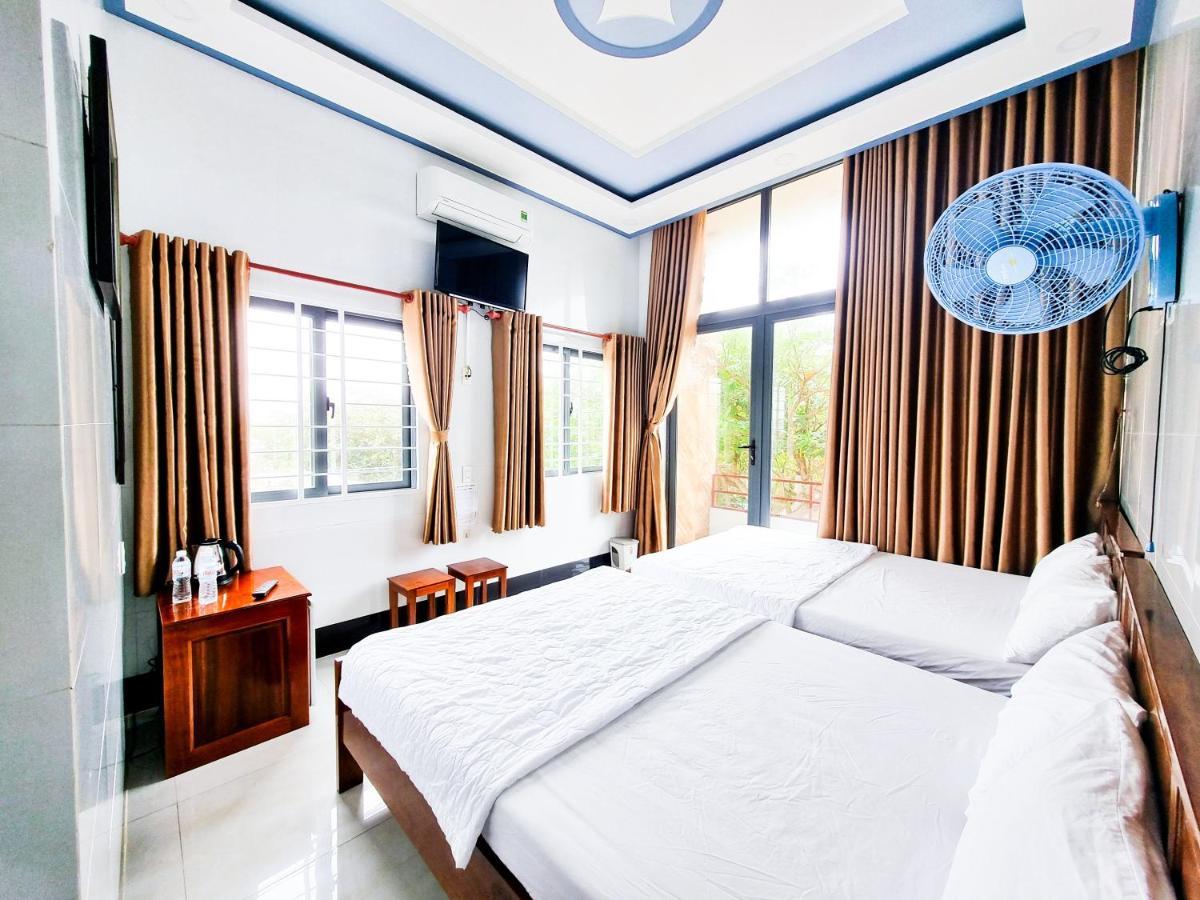 Huong Duong Hotel Dao Phu Quy Exterior photo